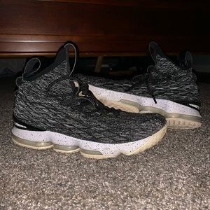 Nike Lebron 15 “Ashes” Size 11 US Men’s